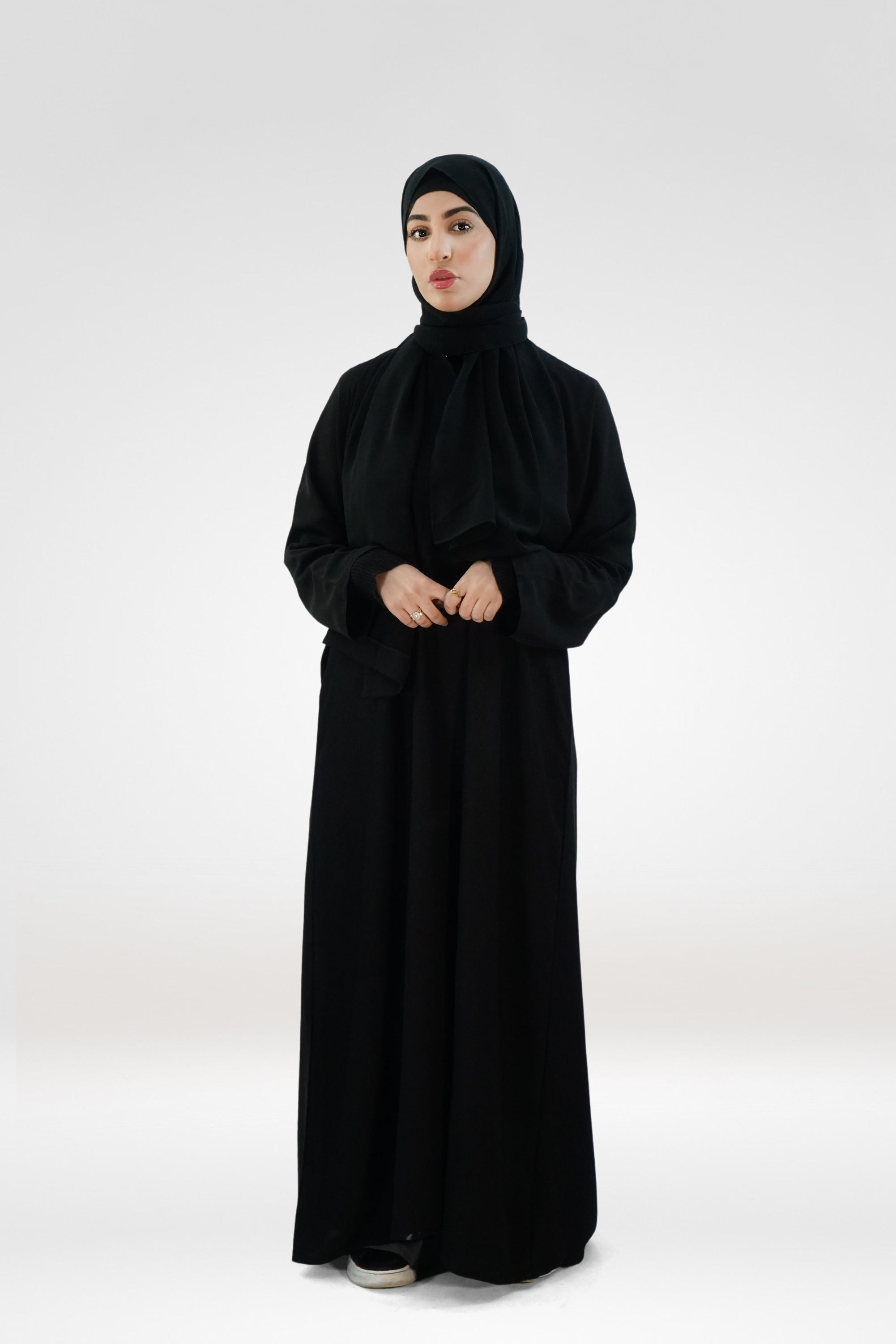 Classic Black Plain Abaya – Modest Everyday Wear