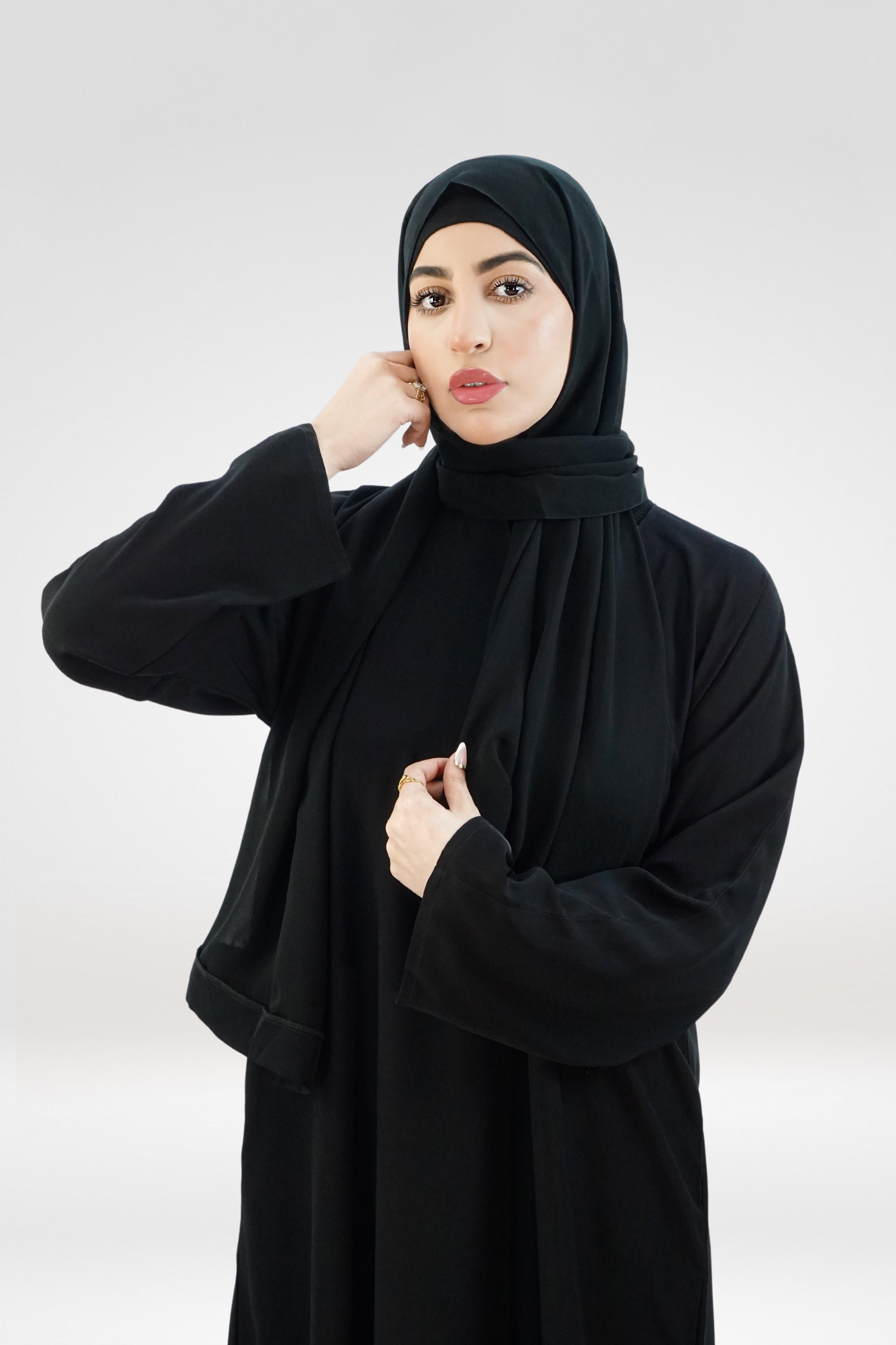 Classic Black Plain Abaya – Modest Everyday Wear