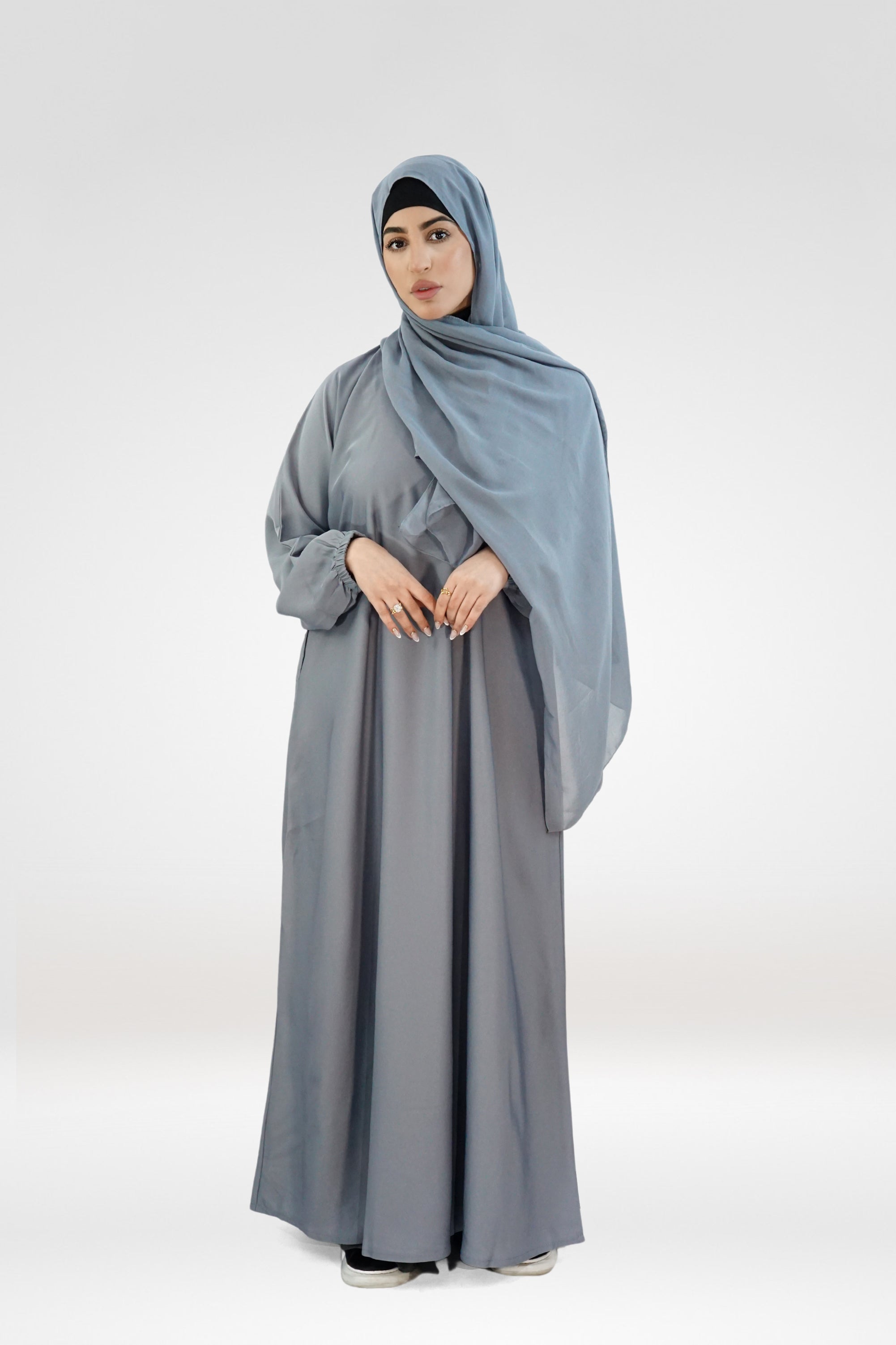 Plain One-Button Abaya with Elastic Cuff and Side Pocket – Light Grey (Nida Fabric)