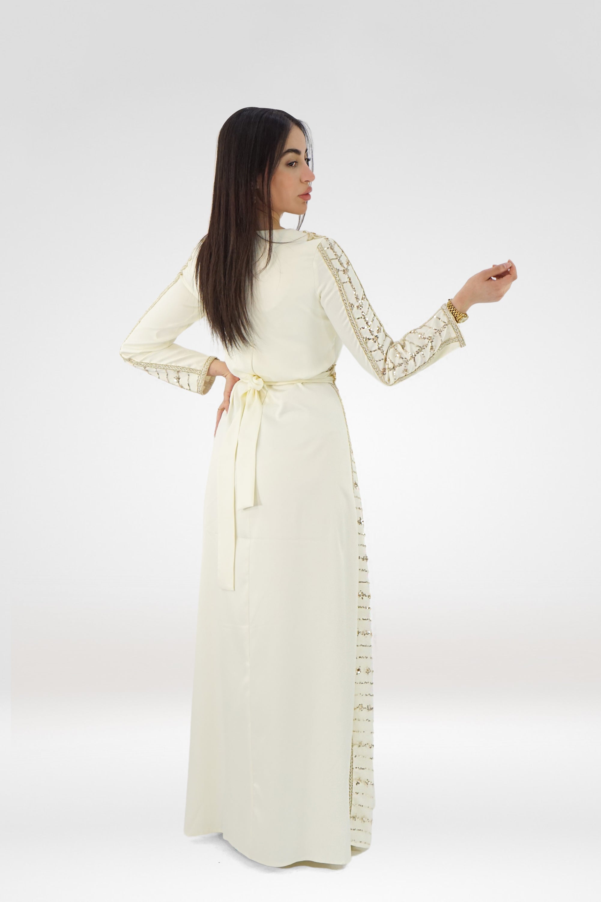 Elegant Embroidered Kaftan – Premium White