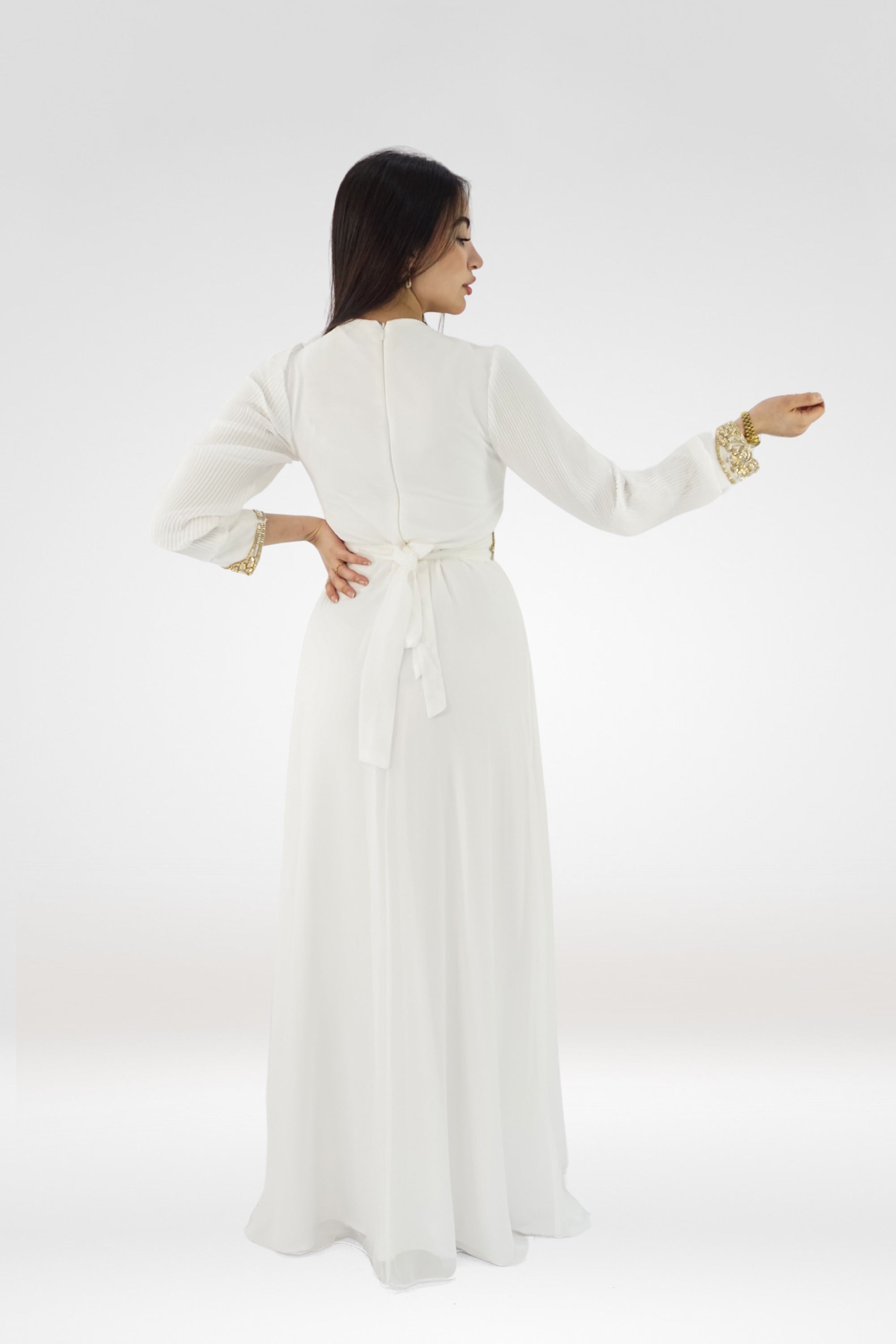 Luxury Embroidered Chiffon Kaftan – Classic White Edition