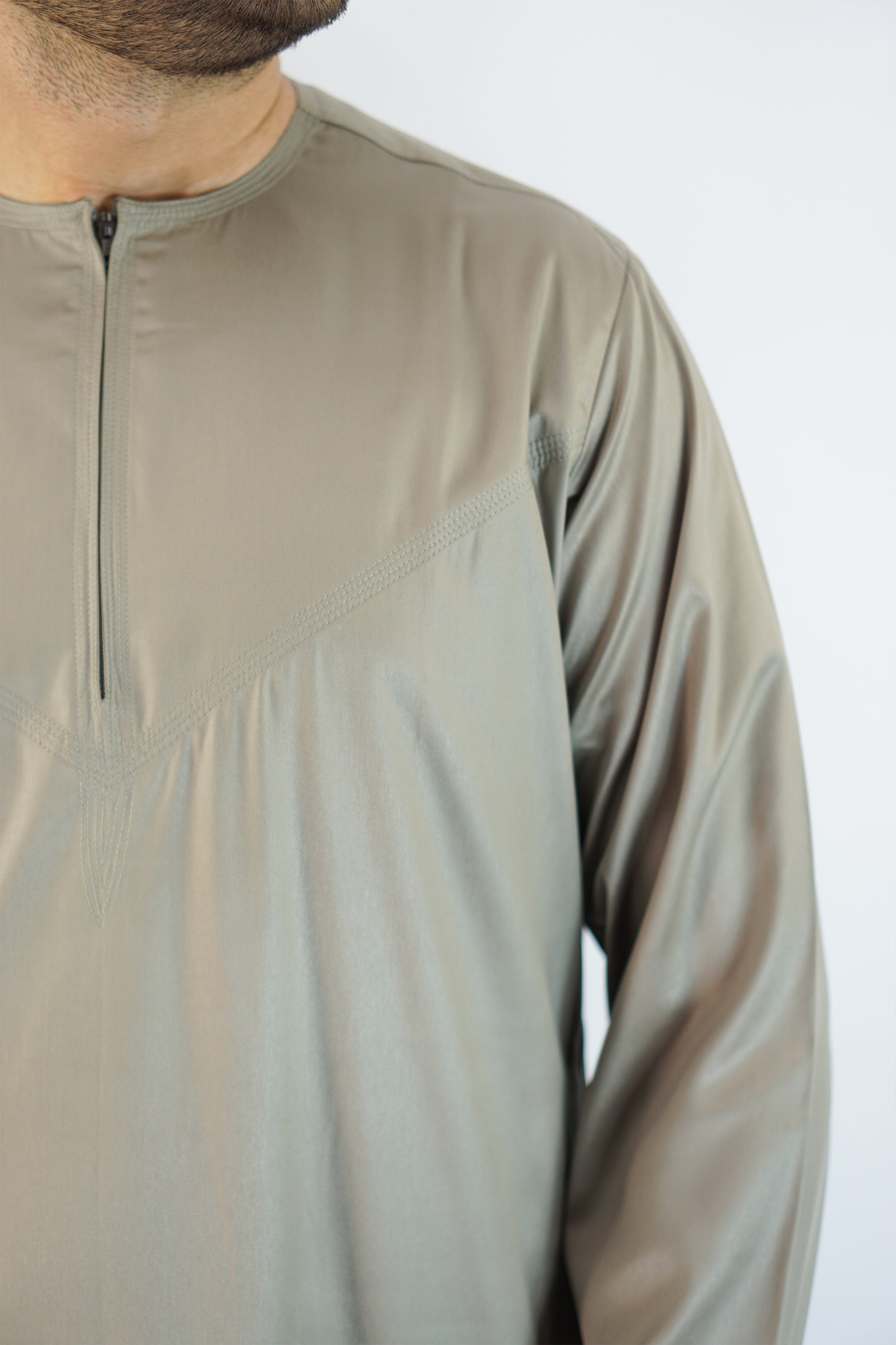 Light Beige Shiny Emirati Thobe Style with a Gleam