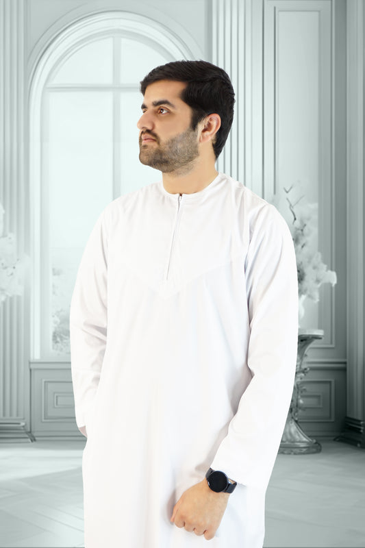 Elegant White Emirati Thobe – Matte Finish