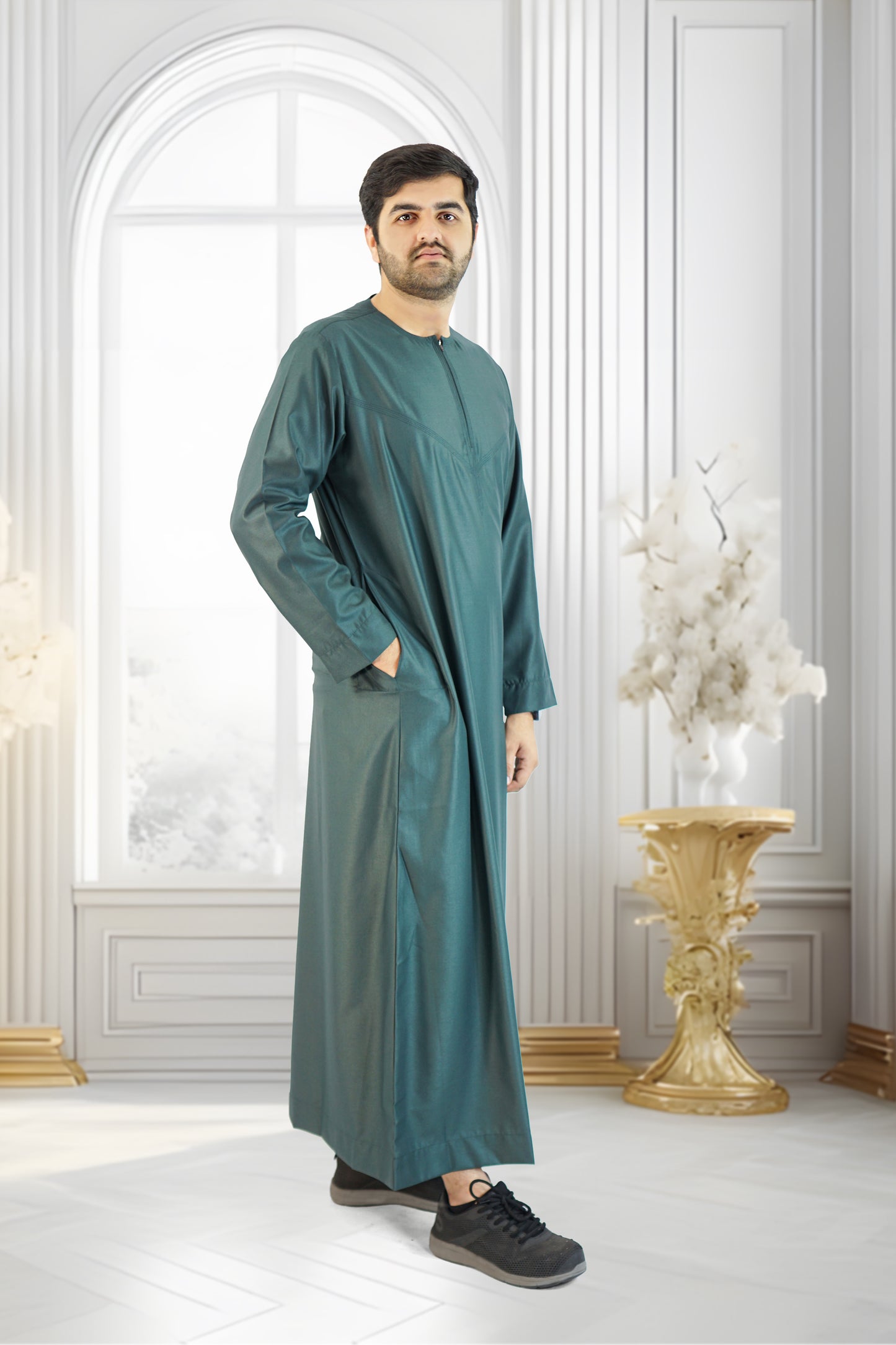 Elegant Royal Green Emirati Thobe – Matte Finish