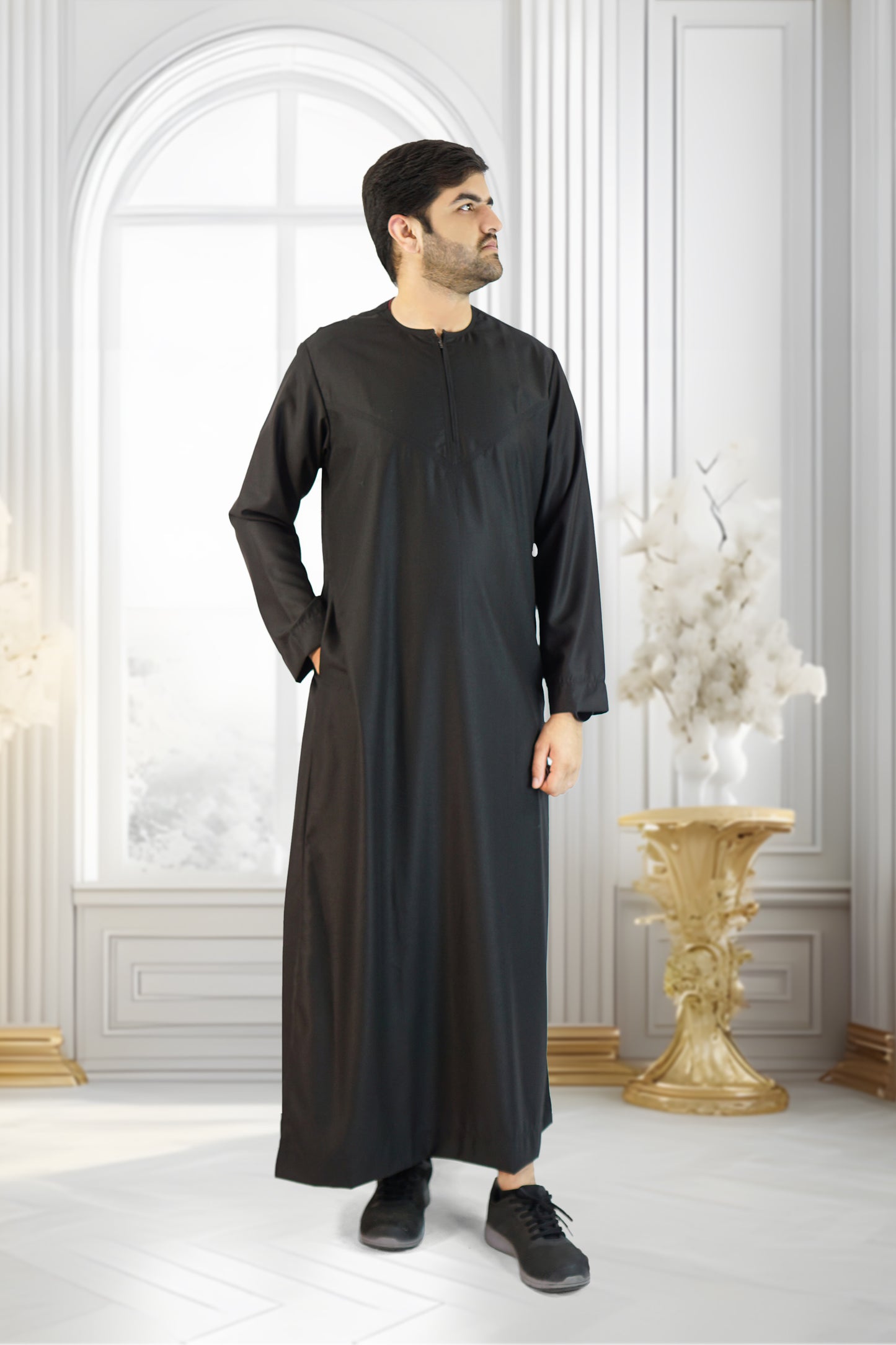 Elegant Black Emirati Thobe – Matte Finish