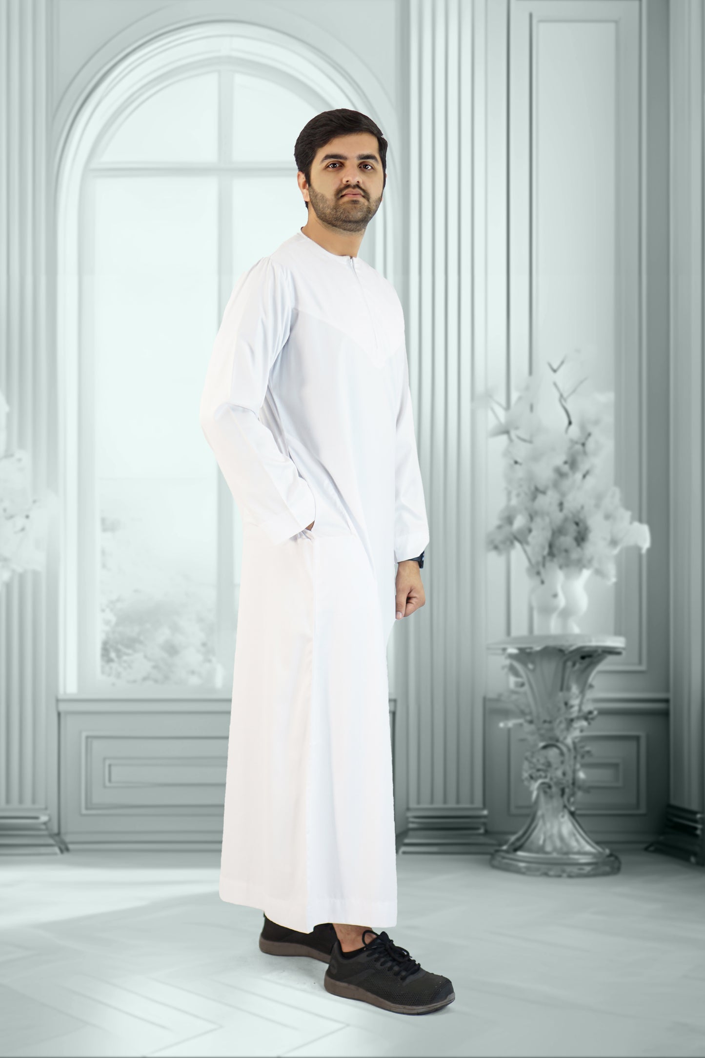 Elegant White Emirati Thobe – Matte Finish