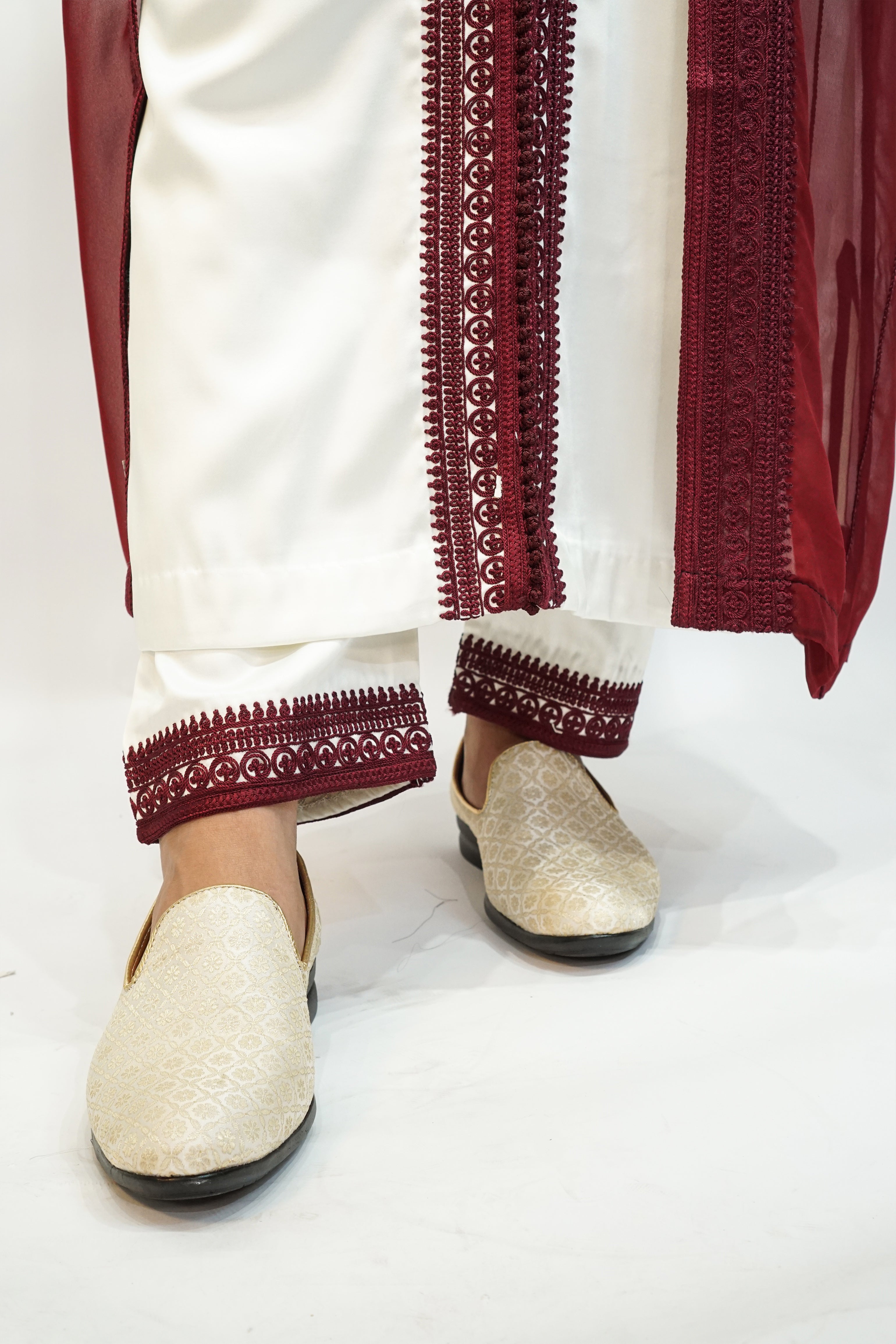 Men’s Maroon Jabador – Elegant Traditional Moroccan Style Outfit