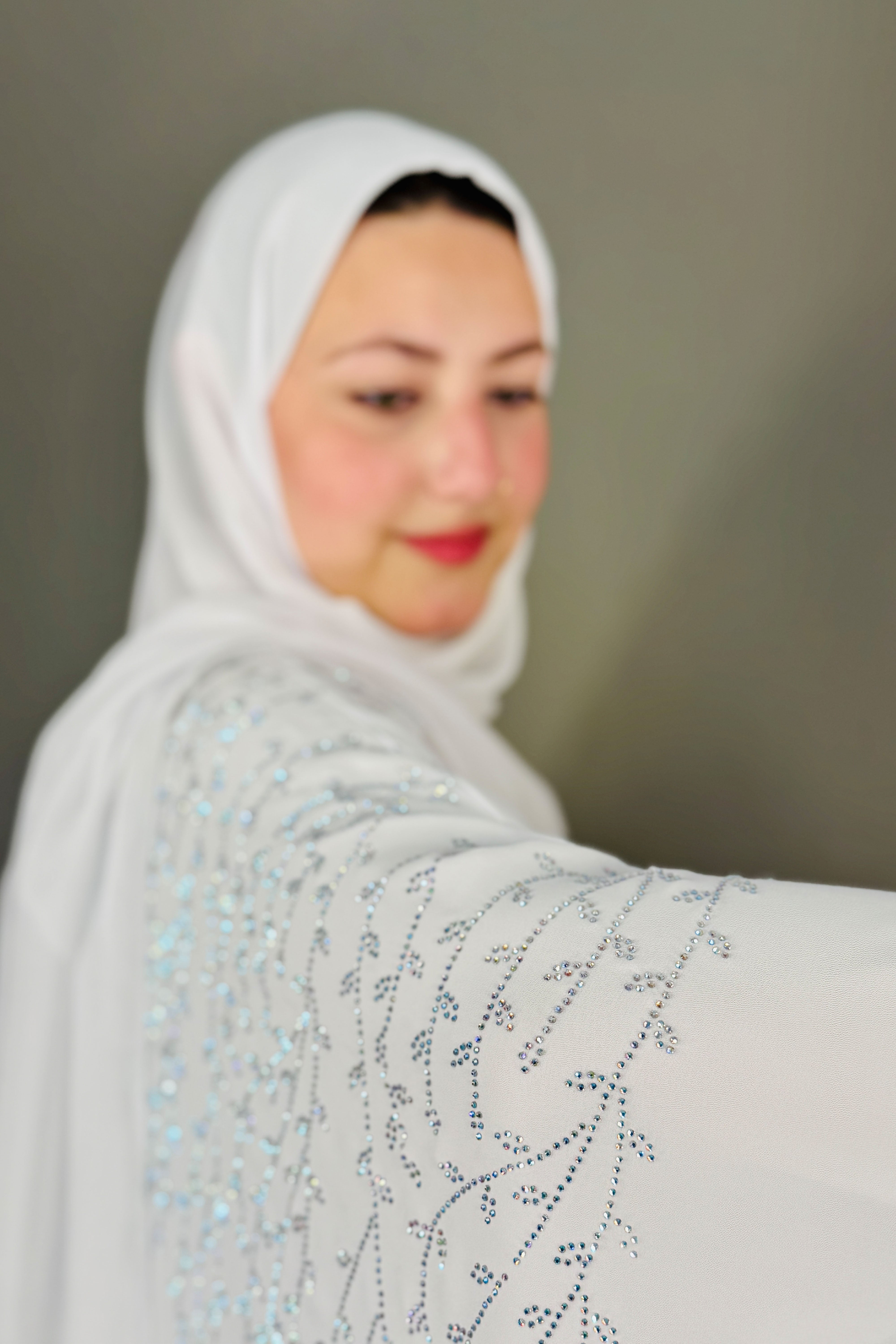 Chiffon Elegant Farasha Abaya with Scarf – White
