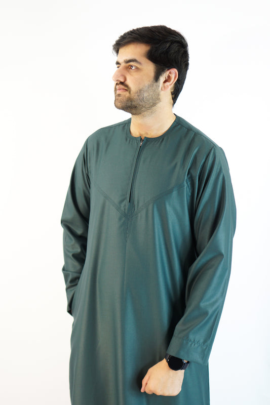 Elegant Royal Green Emirati Thobe – Matte Finish