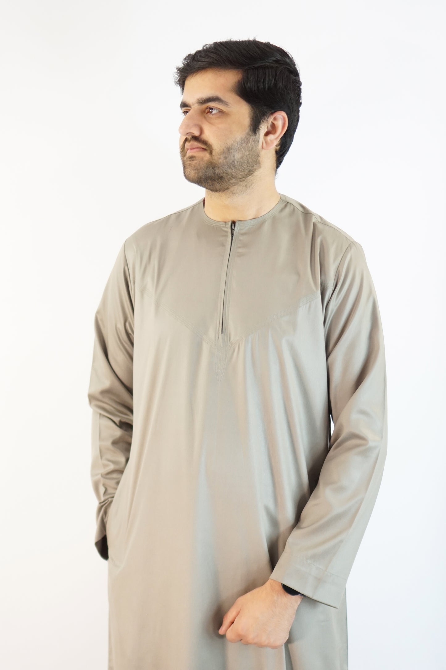 Light Beige Shiny Emirati Thobe Style with a Gleam