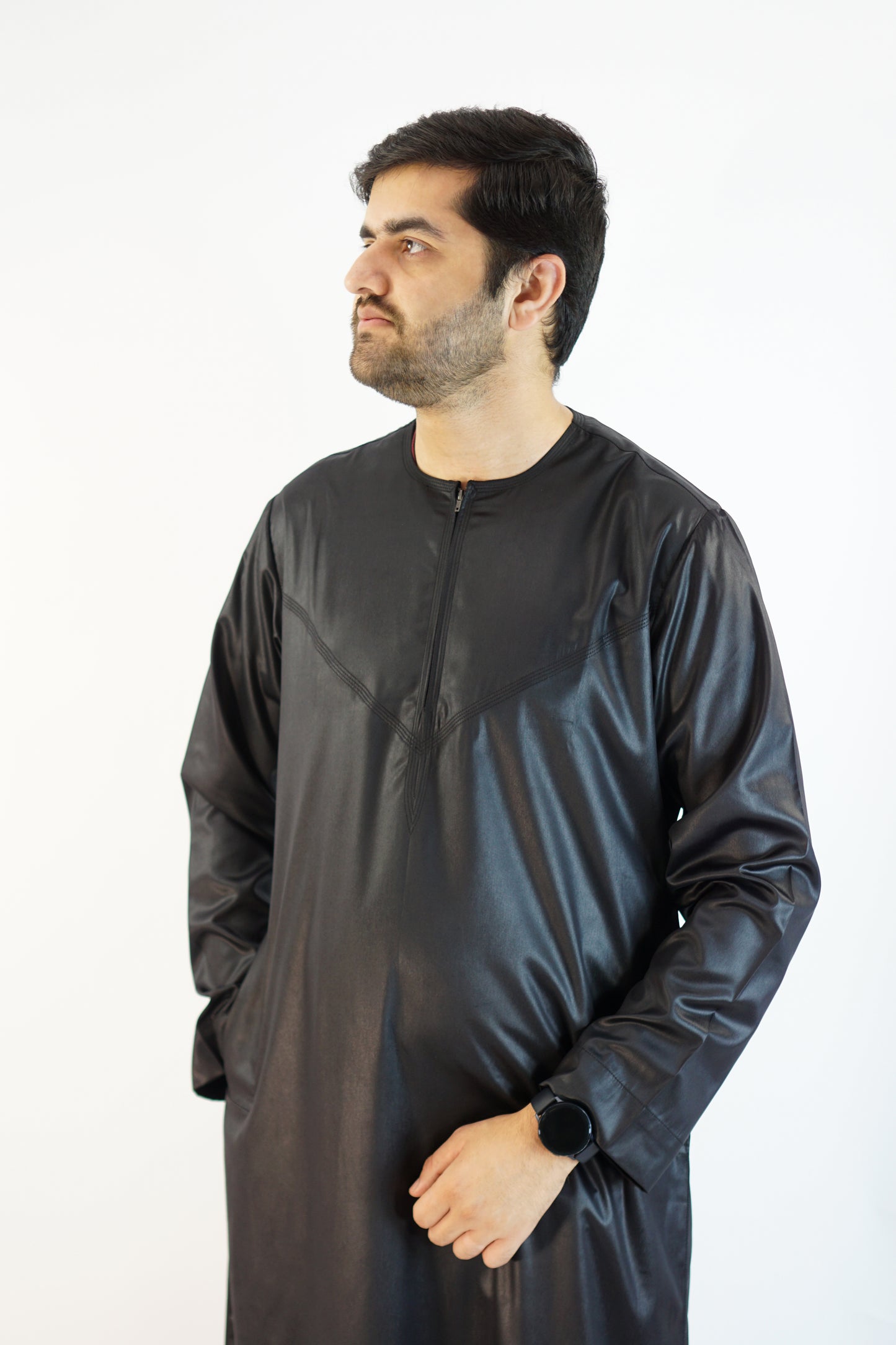 Shiny Black Emirati Thobe with Zip and Collarless Design