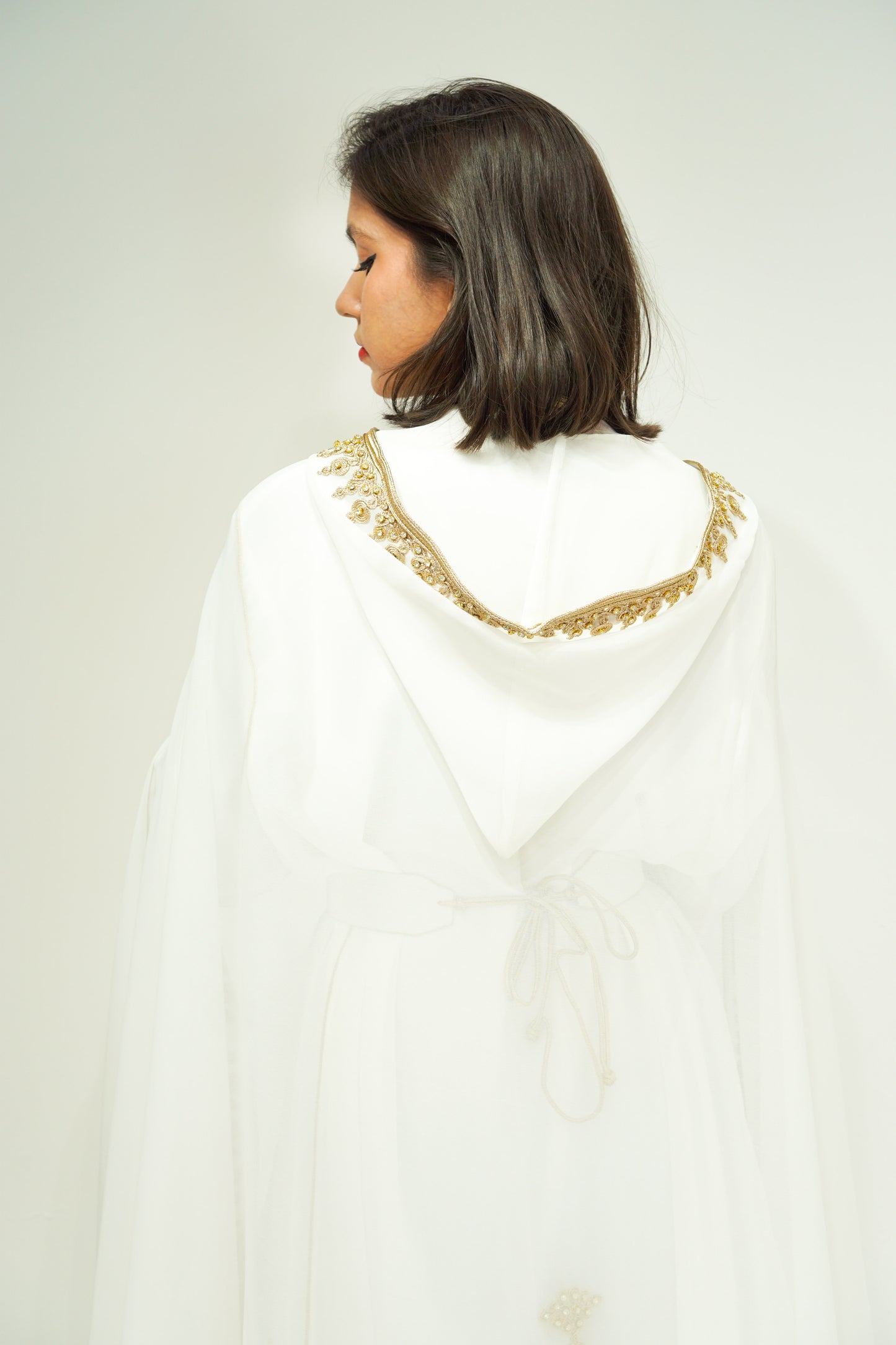 Moroccan Chic 3-Piece White & Gold Kaftan with Hoodie and Exquisite Stone Work