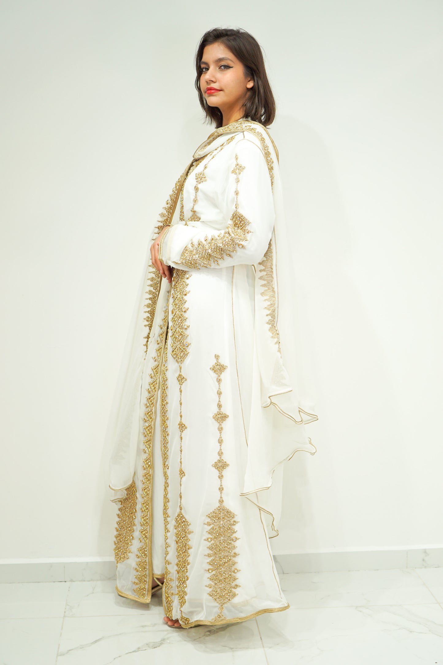 Moroccan Chic 3-Piece White & Gold Kaftan with Hoodie and Exquisite Stone Work