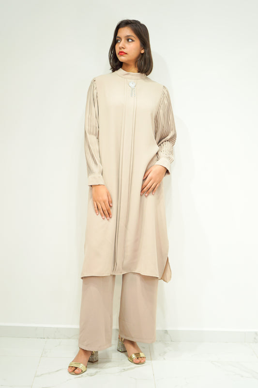 Sleeve Pleated Long Shirt and Pant Set with Diamond Brooch