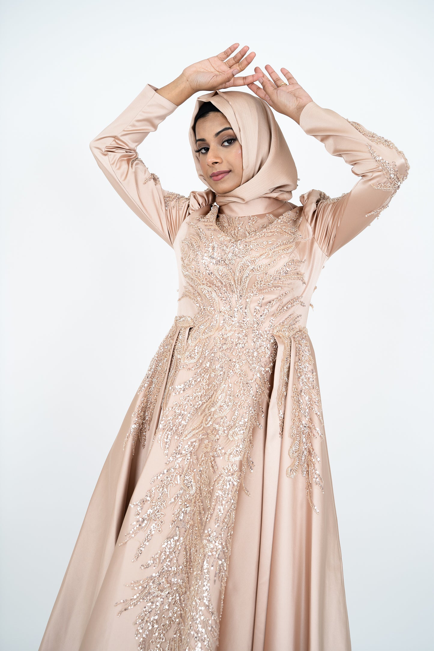 Luxorious Gold Islamic Evening Dresses High Neck Hijab Formal Party Gown Arabic Long Sleeve Islamic Kaftan