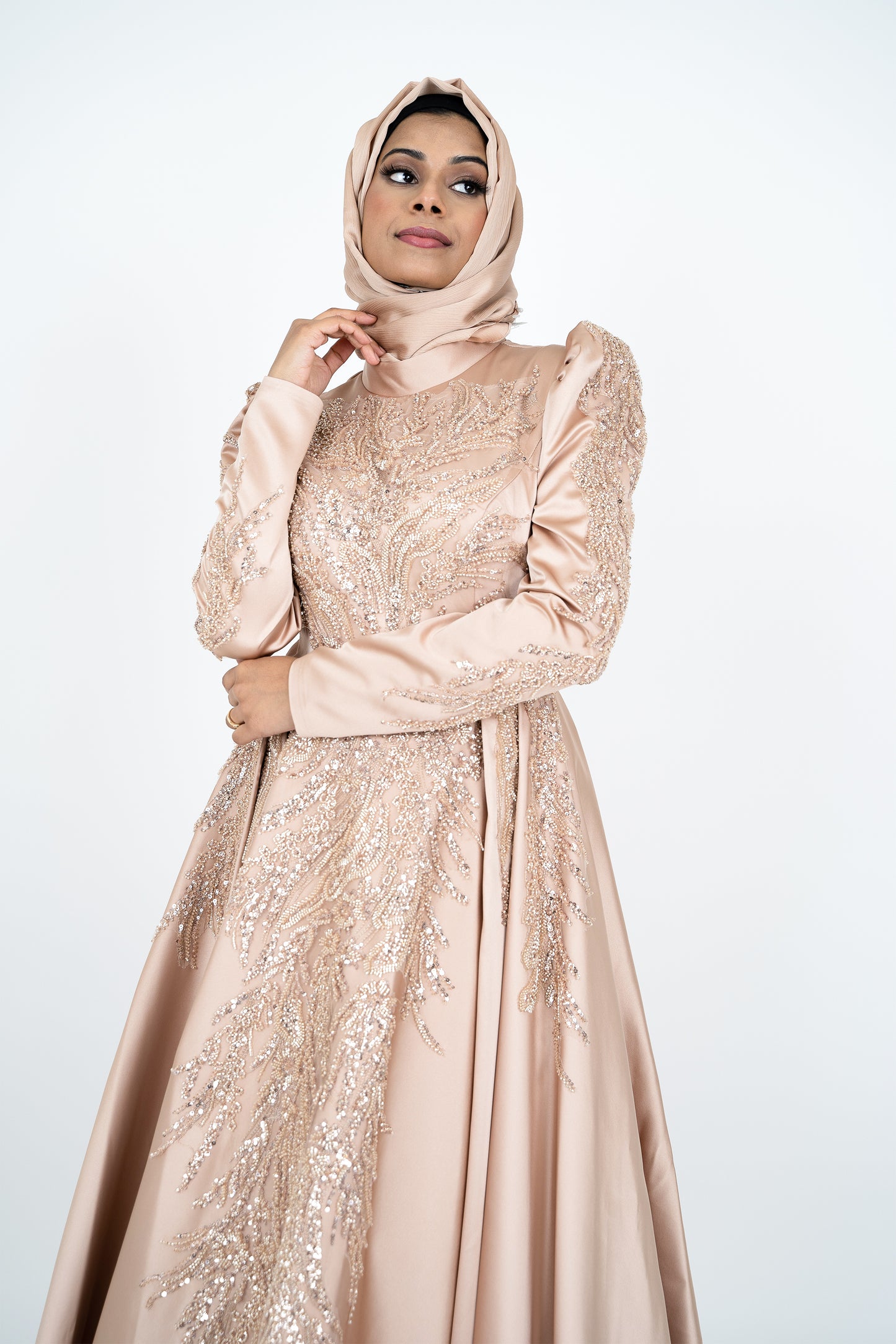 Luxorious Gold Islamic Evening Dresses High Neck Hijab Formal Party Gown Arabic Long Sleeve Islamic Kaftan