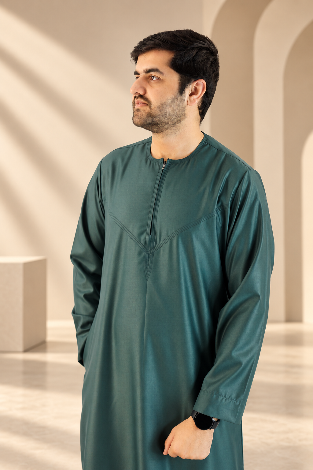 Elegant Royal Green Emirati Thobe – Matte Finish