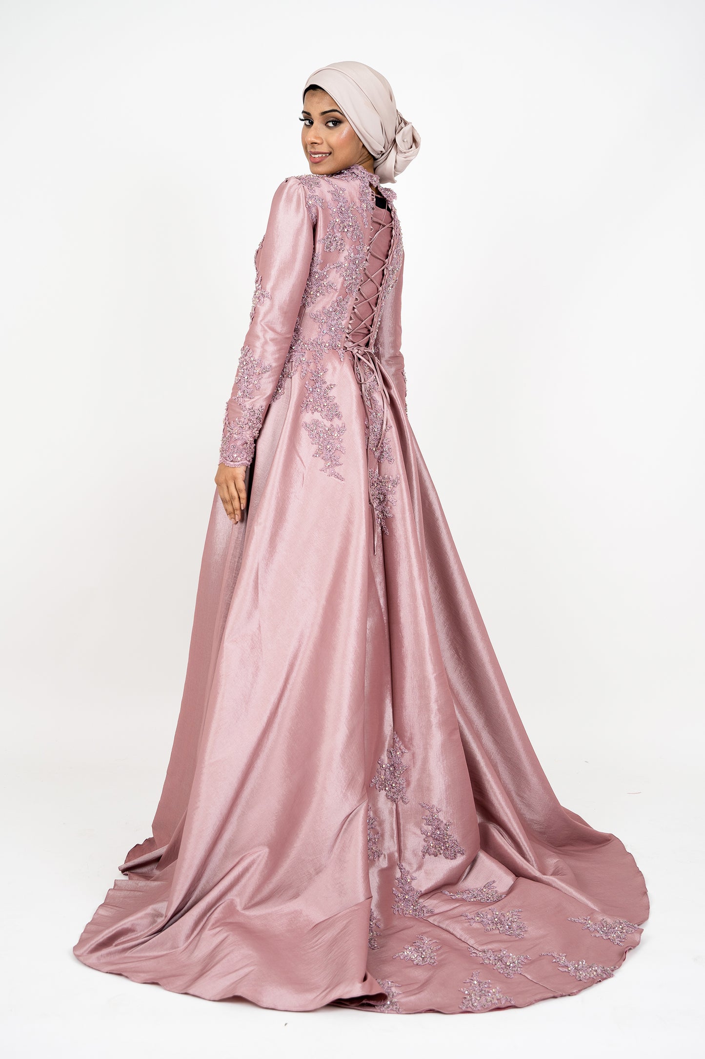 Dust Pink Islamic Muslim Arabian Wedding Dress with Long Sleeves Crew Neck