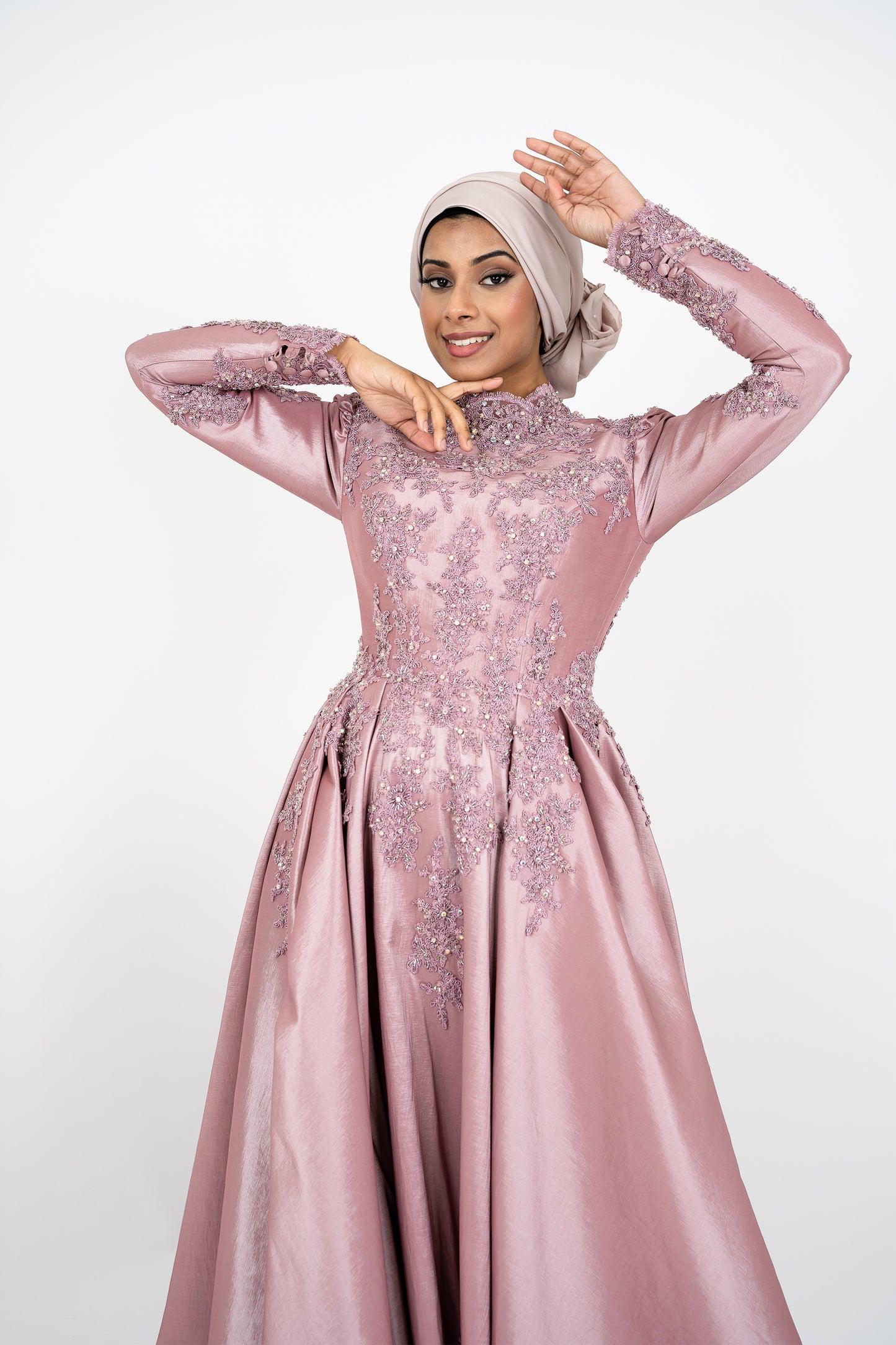 Dust Pink Islamic Muslim Arabian Wedding Dress with Long Sleeves Crew Neck