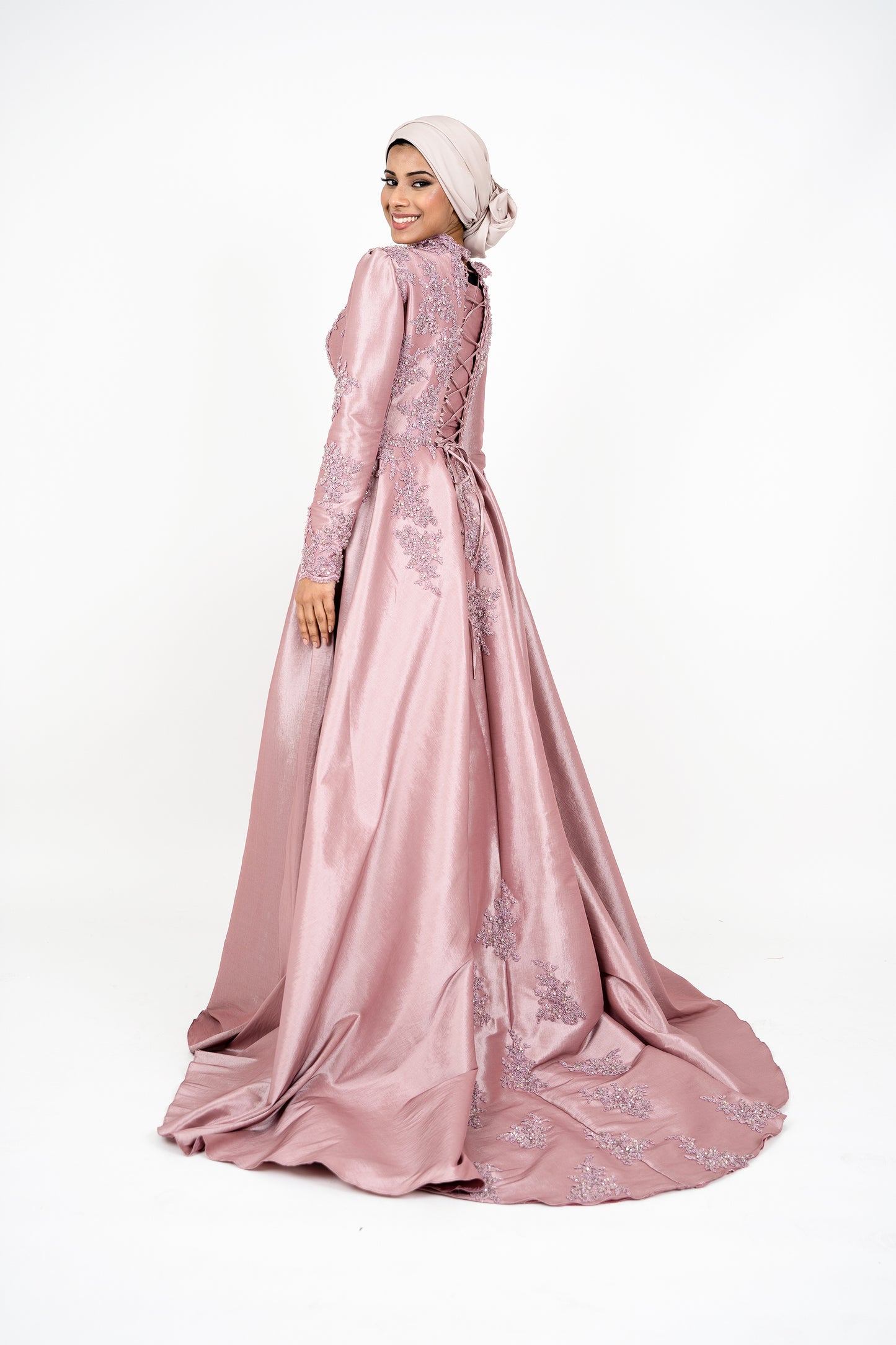 Dust Pink Islamic Muslim Arabian Wedding Dress with Long Sleeves Crew Neck